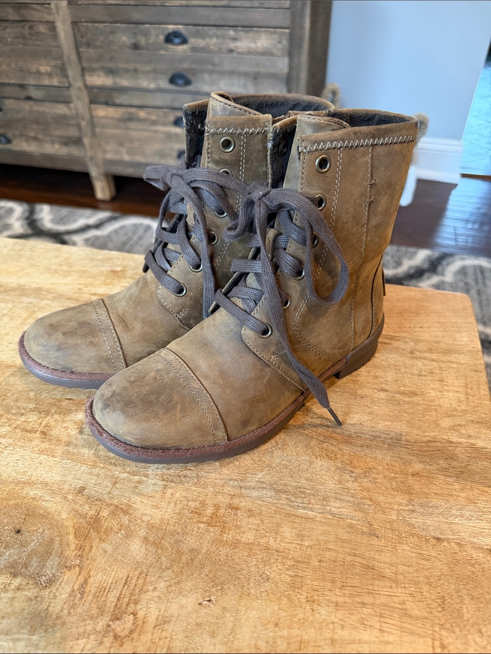Women’s Uggs waterproof Casual Lace-Up Brown Leather Boots